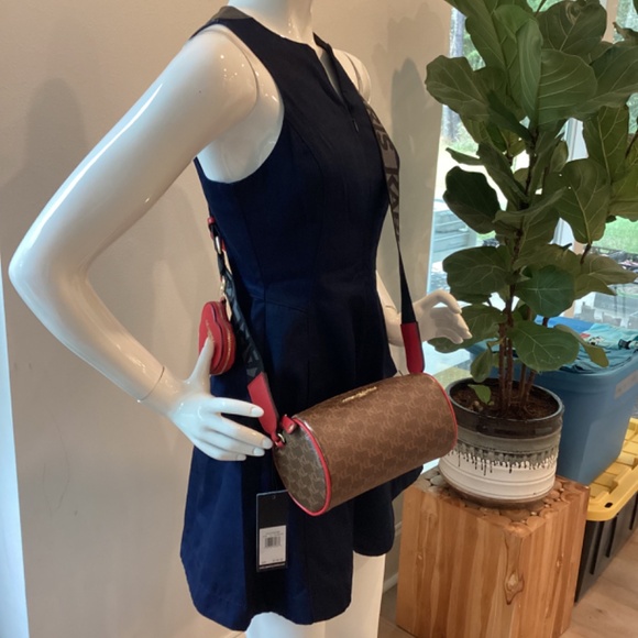 NWT KARL LAGERFELD CROSSBODY BROWN LOGO BAG W RED HEART COIN PURSE - Picture 11 of 13